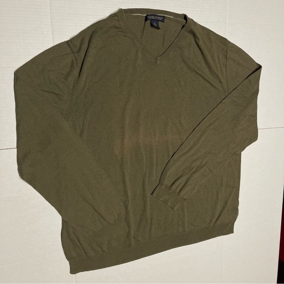 Banana Republic Men's Khaki V-Neck Sweater - Picture 3 of 9
